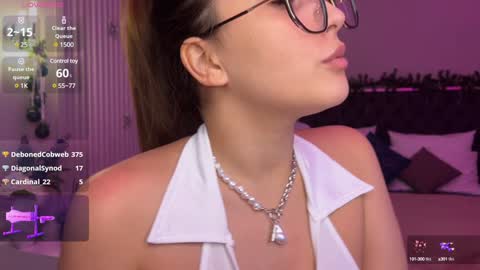 Snapshot of xtrahotx chatting on 01/11/25, 04:27 Milana online show from 01/11/25, 04:27