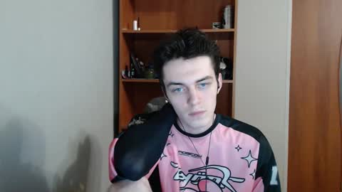 traqqq online show from 09/25/25, 09:07