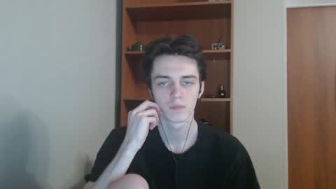 traqqq online show from 12/05/25, 07:54