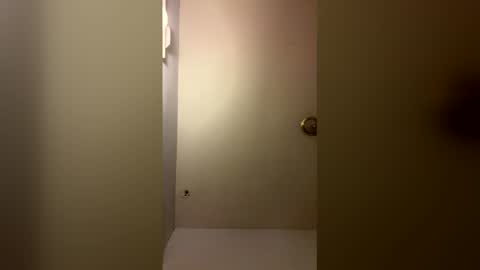 xundera online show from 04/12/26, 06:51