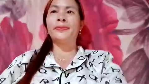 xuxulove00 online show from 10/13/25, 04:45