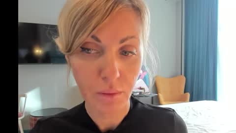 xvaleriax0 online show from 09/12/25, 01:00