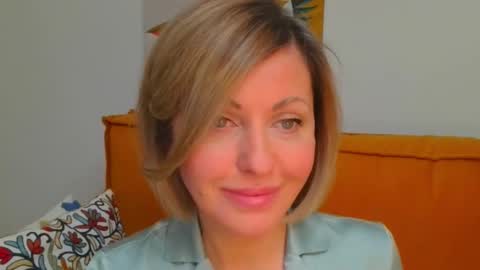 xvaleriax0 online show from 02/01/26, 07:23