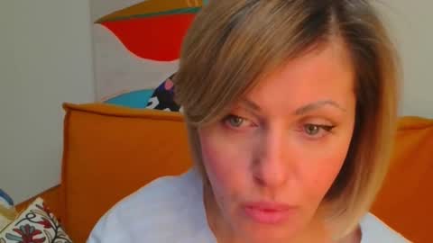 xvaleriax0 online show from 02/03/26, 06:24