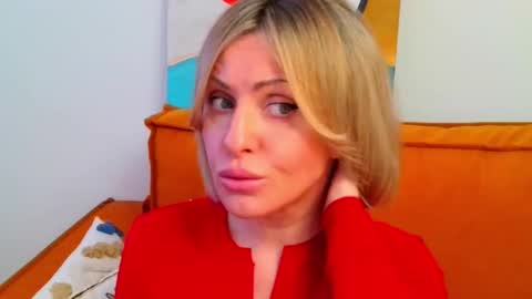 xvaleriax0 online show from 02/17/26, 04:57