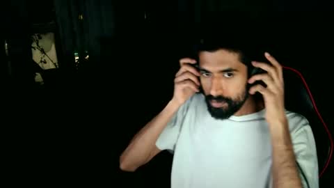 Snapshot of xwuvzyew chatting on 12/13/24, 05:16 x online show from 12/13/24, 05:16