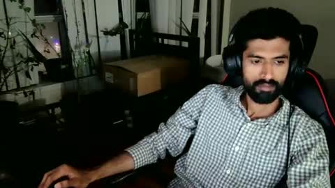 Snapshot of xwuvzyew chatting on 12/15/24, 01:57 x online show from 12/15/24, 01:57