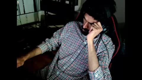 Snapshot of xwuvzyew chatting on 12/23/24, 05:39 x online show from 12/23/24, 05:39