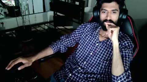 Snapshot of xwuvzyew chatting on 12/27/24, 02:04 x online show from 12/27/24, 02:04