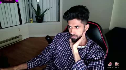 Snapshot of xwuvzyew chatting on 01/22/25, 05:05 x online show from 01/22/25, 05:05