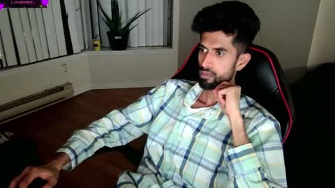 Snapshot of xwuvzyew chatting on 01/23/25, 05:13 x online show from 01/23/25, 05:13