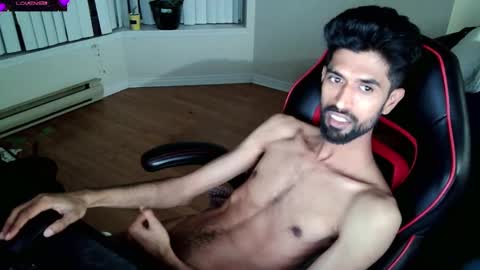 Snapshot of xwuvzyew chatting on 01/24/25, 08:23 x online show from 01/24/25, 08:23