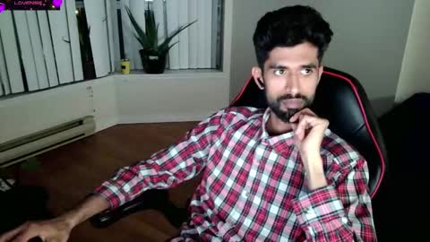 Snapshot of xwuvzyew chatting on 01/28/25, 05:11 x online show from 01/28/25, 05:11