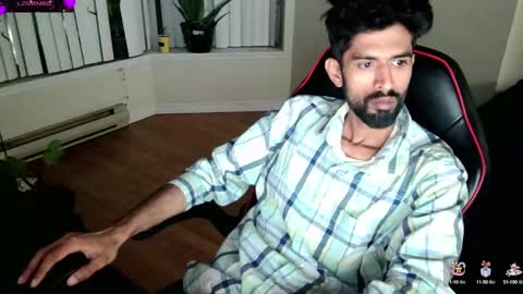 Snapshot of xwuvzyew chatting on 02/02/25, 03:43 x online show from 02/02/25, 03:43