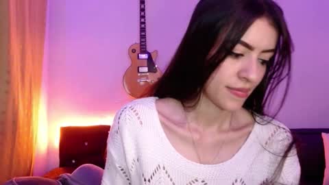 Snapshot of xx_johnson_xx chatting on 09/14/25, 08:46 VALE online show from 09/14/25, 08:46