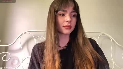 Snapshot of xx_lily chatting on 06/04/26, 10:54 Lily online show from 06/04/26, 10:54