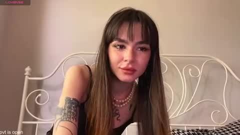 Lily online show from 06/26/26, 11:25