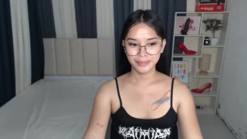 CHLOES ROOM online show from 09/16/25, 12:17