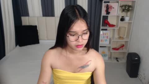 CHLOES ROOM online show from 09/24/25, 09:23