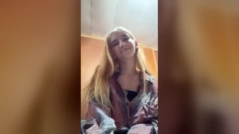 Snapshot of xxjessiebugxx chatting on 06/19/26, 04:50 xxjessiebugxx online show from 06/19/26, 04:50