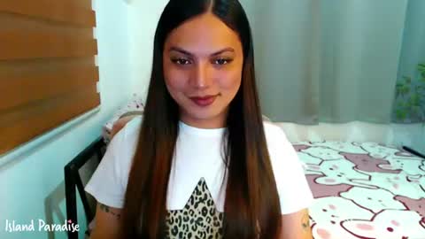 Snapshot of xxjulielovesyouxx chatting on 06/23/26, 08:07 July online show from 06/23/26, 08:07