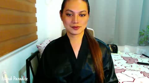 Snapshot of xxjulielovesyouxx chatting on 07/17/26, 06:46 July online show from 07/17/26, 06:46