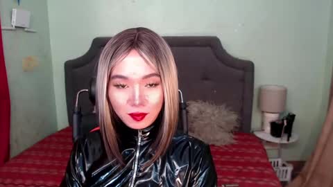 Snapshot of xxkagura_hugecock_69xx chatting on 12/17/24, 10:54 Kagura online show from 12/17/24, 10:54