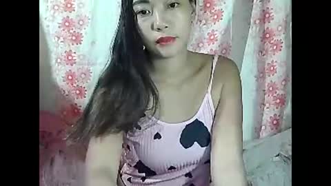 Snapshot of xxkylie18 chatting on 09/17/25, 12:51 xxkylie18 online show from 09/17/25, 12:51