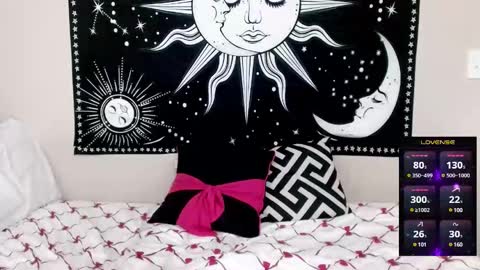 Snapshot of xxlittlemiss95xx chatting on 03/03/25, 11:22 Natalie Jade online show from 03/03/25, 11:22