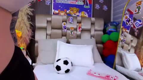 Snapshot of xxmile_ chatting on 07/09/26, 12:20 Milena online show from 07/09/26, 12:20