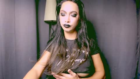 Lara online show from 01/04/25, 02:14