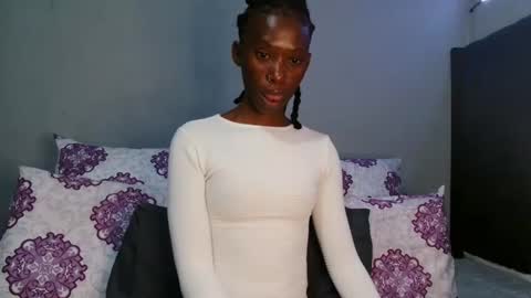 xxsexytalia28 online show from 11/17/25, 08:25