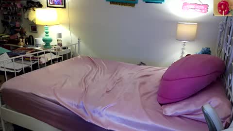 Strawberry Jane online show from 03/01/26, 06:15