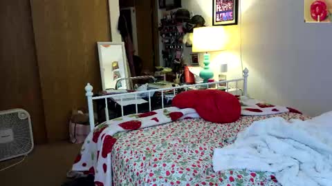 Snapshot of xxstrawberryjanexx chatting on 05/29/26, 03:26 Strawberry Jane online show from 05/29/26, 03:26