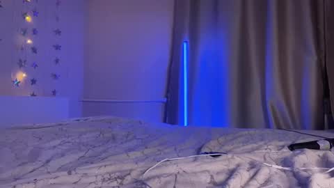 kristina    usually everyday here started  GMT3 online show from 12/25/24, 02:03