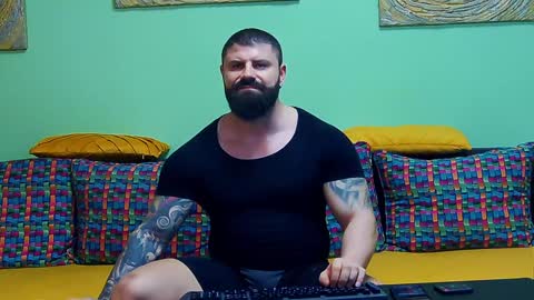 Snapshot of xxtreamleonard chatting on 02/04/25, 04:18 Xtream Leonard online show from 02/04/25, 04:18