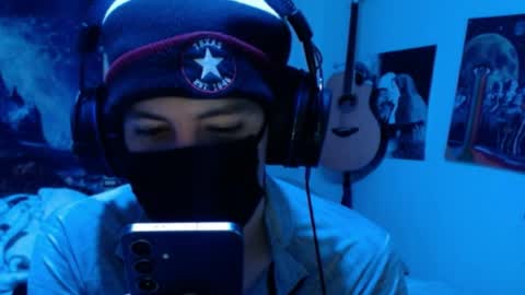 Snapshot of xxwhitefoxx chatting on 05/11/26, 07:36 David Fox online show from 05/11/26, 07:36
