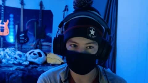 Snapshot of xxwhitefoxx chatting on 06/09/26, 04:13 David Fox online show from 06/09/26, 04:13