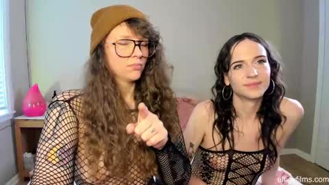 Snapshot of xxx_aura_xxx chatting on 01/30/25, 07:48 Aura Deluge online show from 01/30/25, 07:48