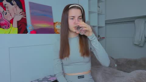 Eva online show from 04/15/26, 01:23