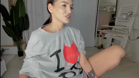 xxx_leila online show from 12/12/24, 09:40