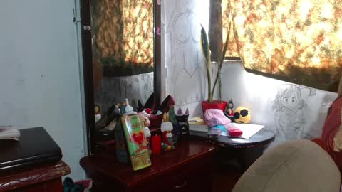   LILI  online show from 12/24/24, 02:33