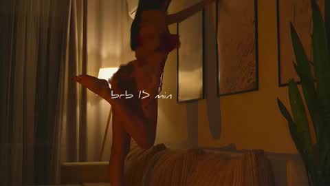 Molly online show from 11/17/25, 12:55