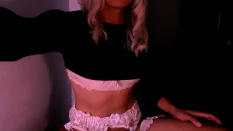 Snapshot of xxxanonymousloverxxx chatting on 09/28/25, 04:40 Chiara online show from 09/28/25, 04:40