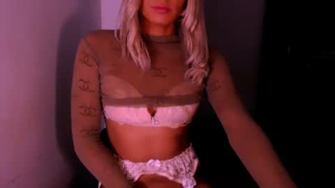 Snapshot of xxxanonymousloverxxx chatting on 10/02/25, 04:30 Chiara online show from 10/02/25, 04:30