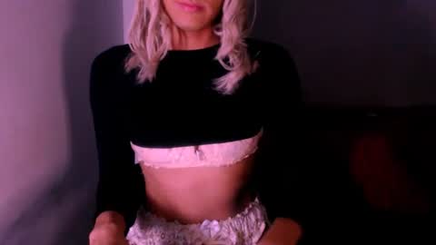 Snapshot of xxxanonymousloverxxx chatting on 10/09/25, 05:49 Chiara online show from 10/09/25, 05:49