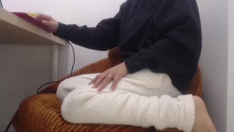 Snapshot of xxxbellalola chatting on 01/07/25, 06:35 Lola online show from 01/07/25, 06:35