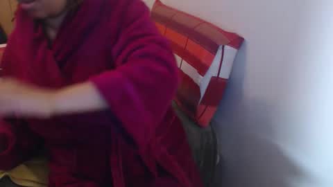 Ayanda online show from 04/18/26, 06:34