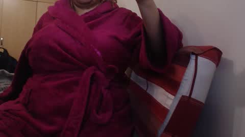 Ayanda online show from 04/18/26, 07:58