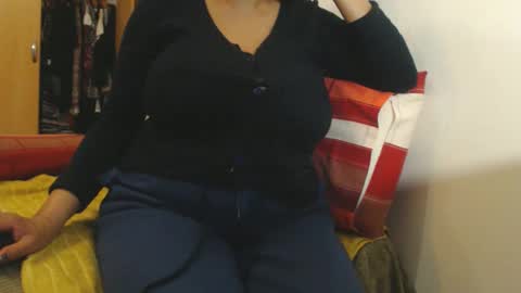 Snapshot of xxxbustybabe27x chatting on 05/16/26, 01:10 Ayanda online show from 05/16/26, 01:10
